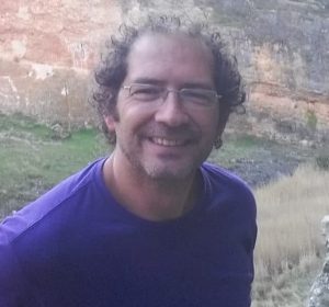 Paco prepara las comidas más ricas y más sanas para los campamentos del centro ecoturismo