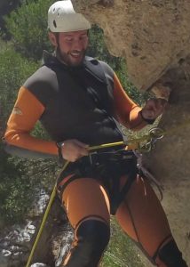 Txema es guia de escalada y seguridad de campamentos de Albergue Barbatona