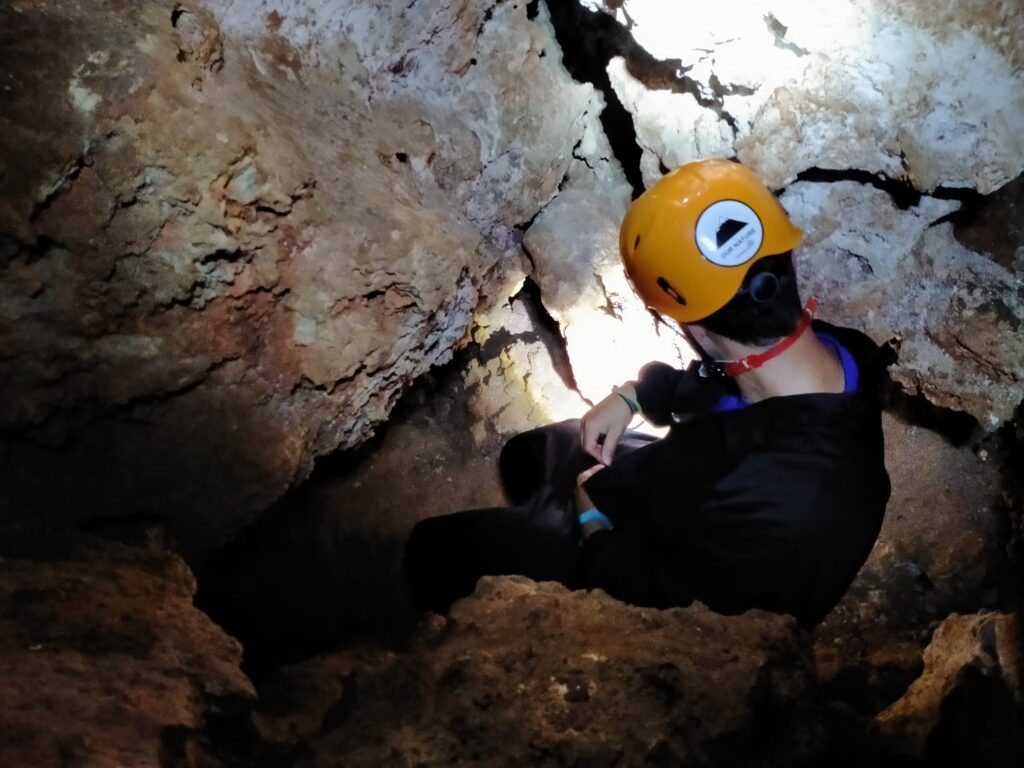 Meterse en una cueva sin miedo y fácil